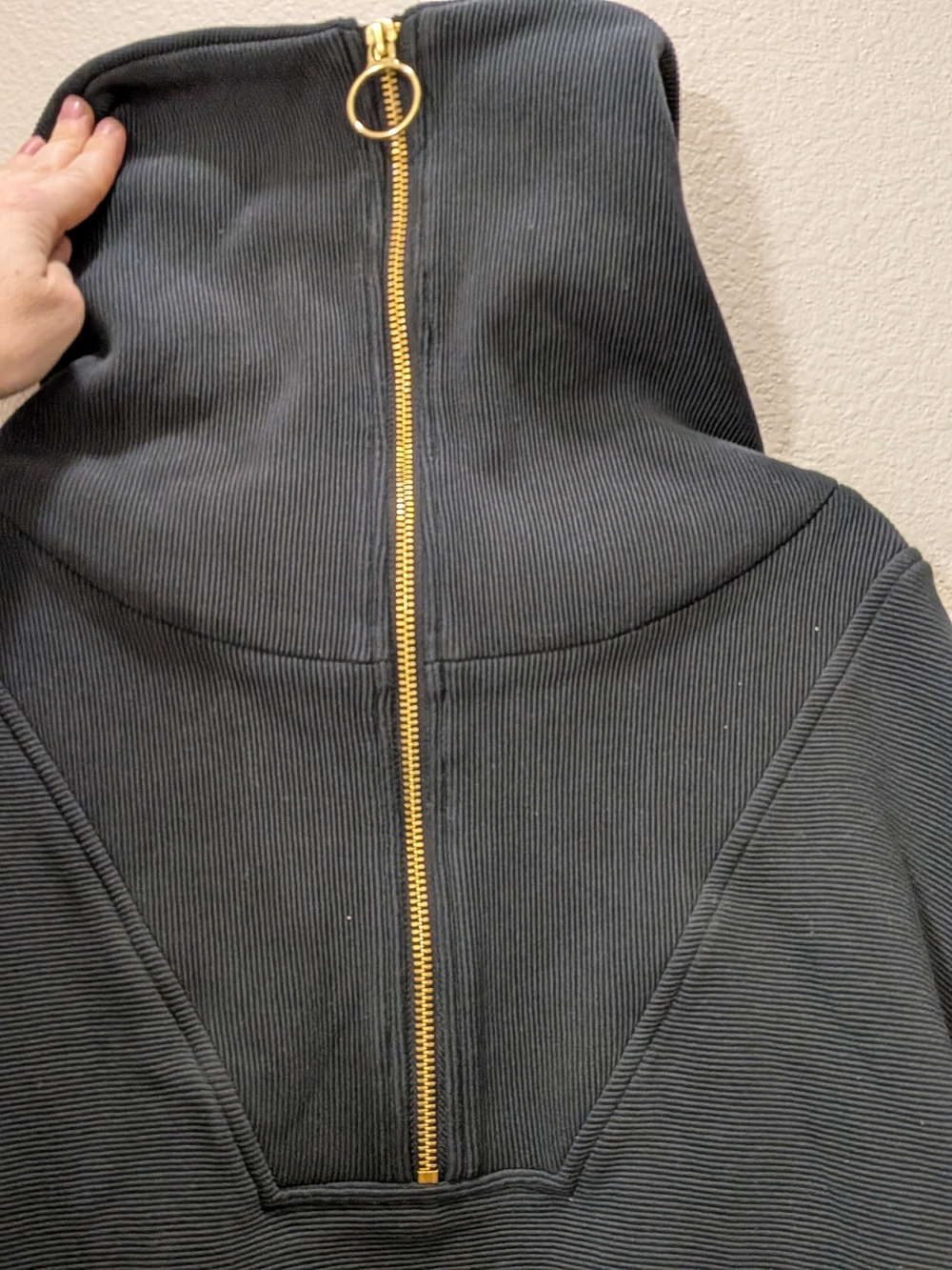 Varley Black Half Zip Sweater with Gold Zipper Size SM - Picture 3 of 4
